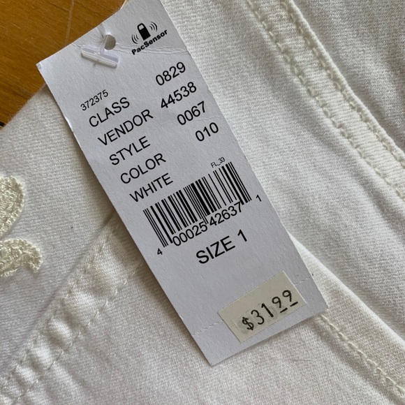 NWT White Jean Shorts from PacSun - Picture 4 of 5